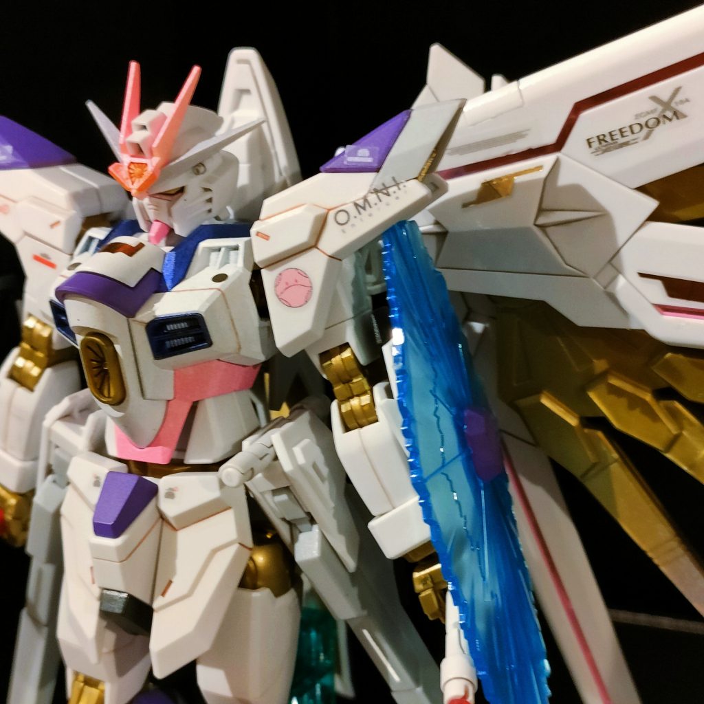 スミ入れはピンクブラウンで上品な感じに仕上げました。