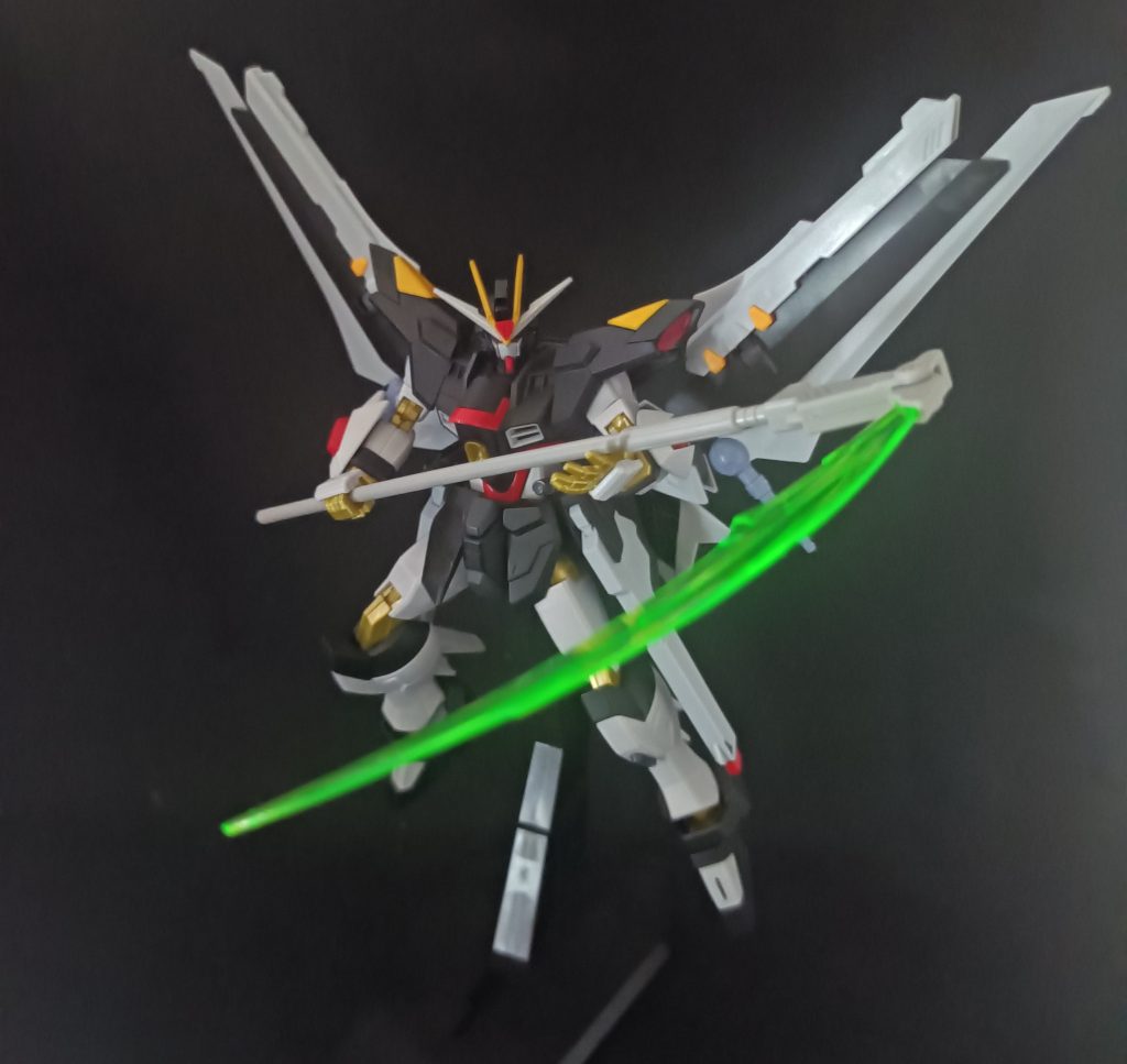 メイン武器は後にビームカマに改造されるデスサイズのビームサイズまだ「カマ」への拘りが控えめなのでフラガラッハもそのまま