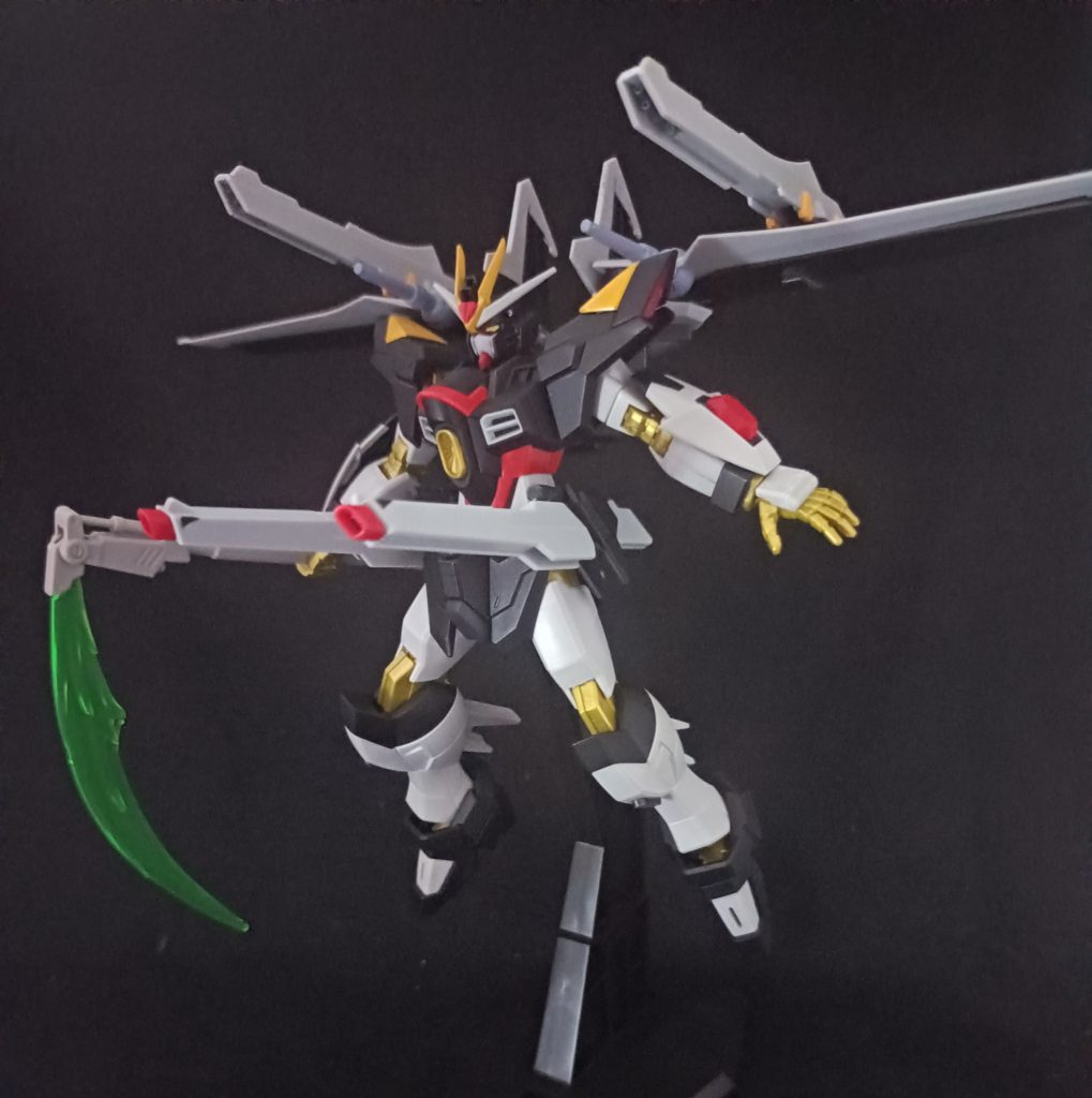 ビーム砲・リニアガン・レール砲展開のフルファイアモードただマギーさんは接近戦を好んでいるので使用頻度は控えめかなと