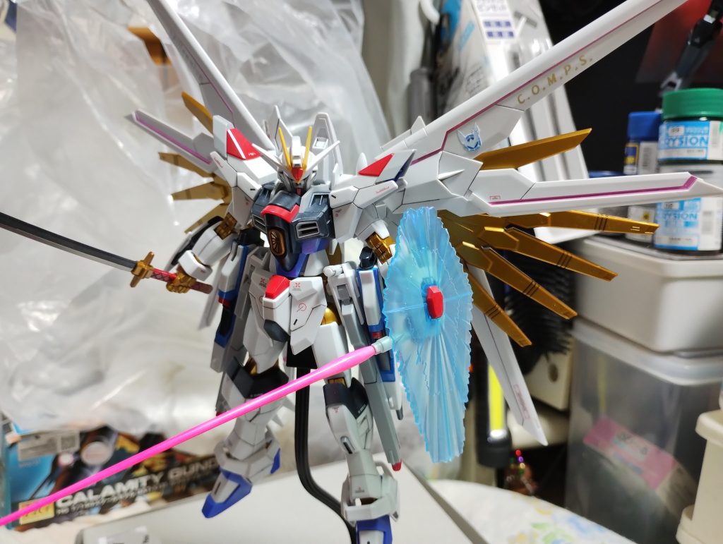 マイティフリーダム自作デカール簡単パール塗装–4枚目/制作者：@dottan_8105