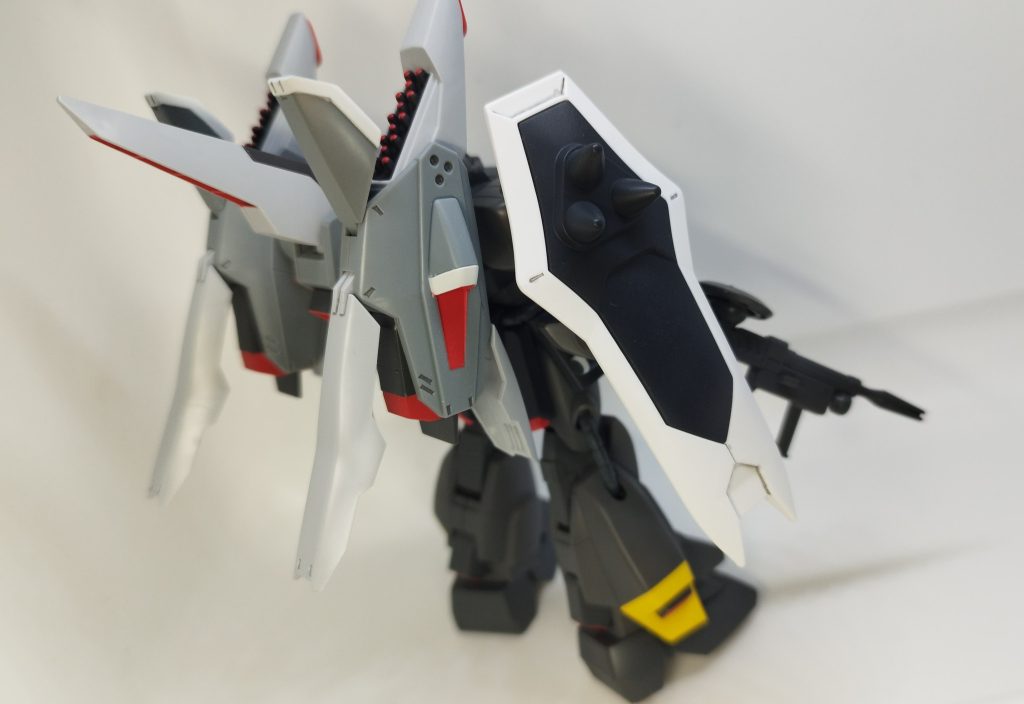 ミサイルは頭だけ部分塗装で