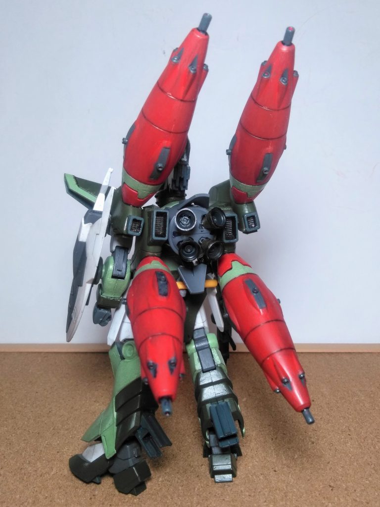 元来はこのドラグーン システムはゲイツには装着されておりません 😚だけど ソコはソレ!「UP主」なので蛇足作業を実行です 😊