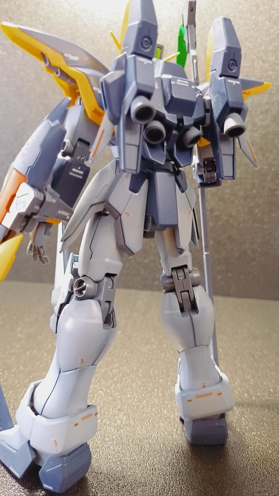 MGのEWシリーズはどれもプロポーションが良いと思います!今まで、サンドロック、ヘビーアームズ、トールギスと作りましたがどれもパチ組でもいい感じに仕上がりました。積んであるシェンロンにも期待ですヽ(=´▽`=)ノ