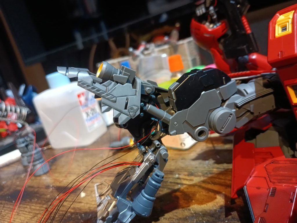 脚部バーニアの配線