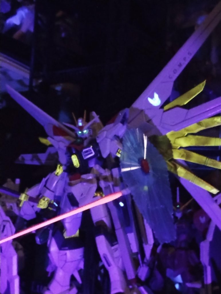 マイティフリーダム自作デカール簡単パール塗装–2枚目/制作者：@dottan_8105