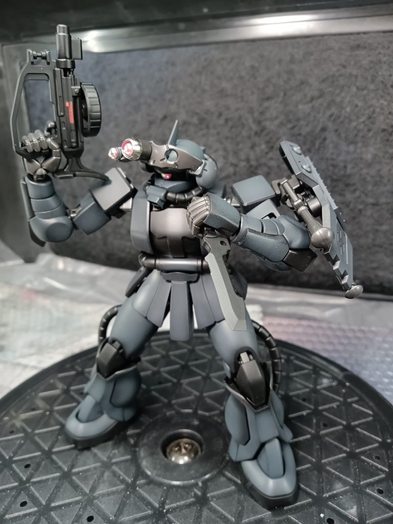 敵に接近されてヤケクソの状態です陸ジムのようにコンテナを背負うのも有りかと思いましたが 汎用機より専用機を作りたかったので これにて完成となりました