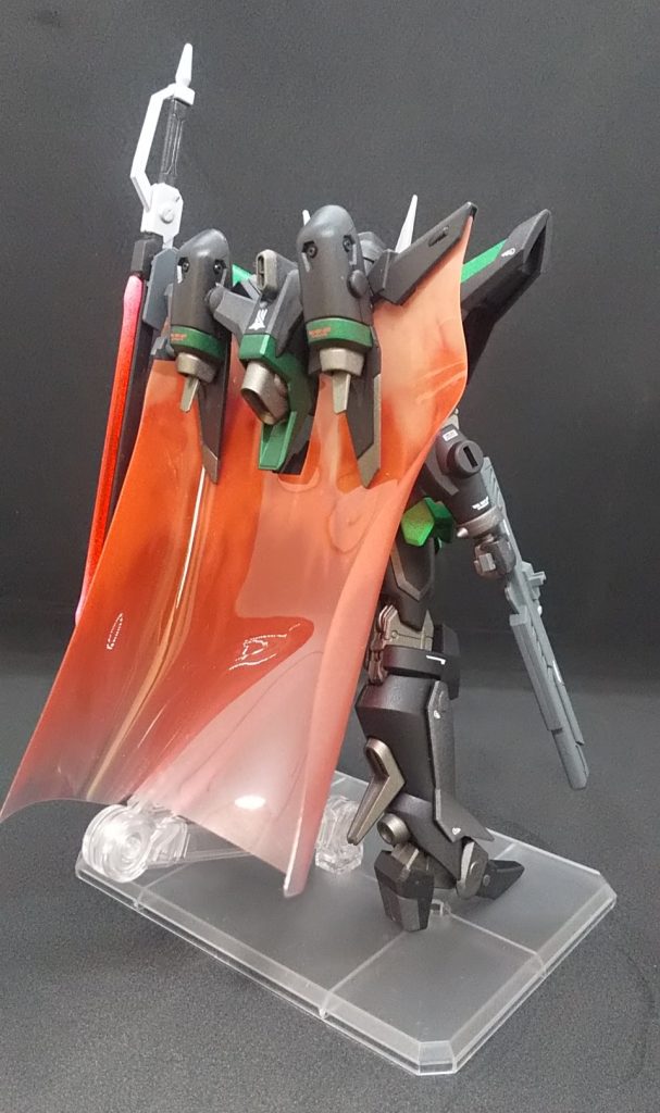 ビームマントに動きをあたえるために、ドライヤーで少しあぶりました。やりすぎは禁物です