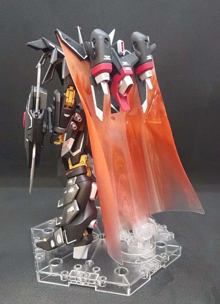 シヴァもルドラと同じくビームマントに動きをつけるためにドライヤーであぶりました。