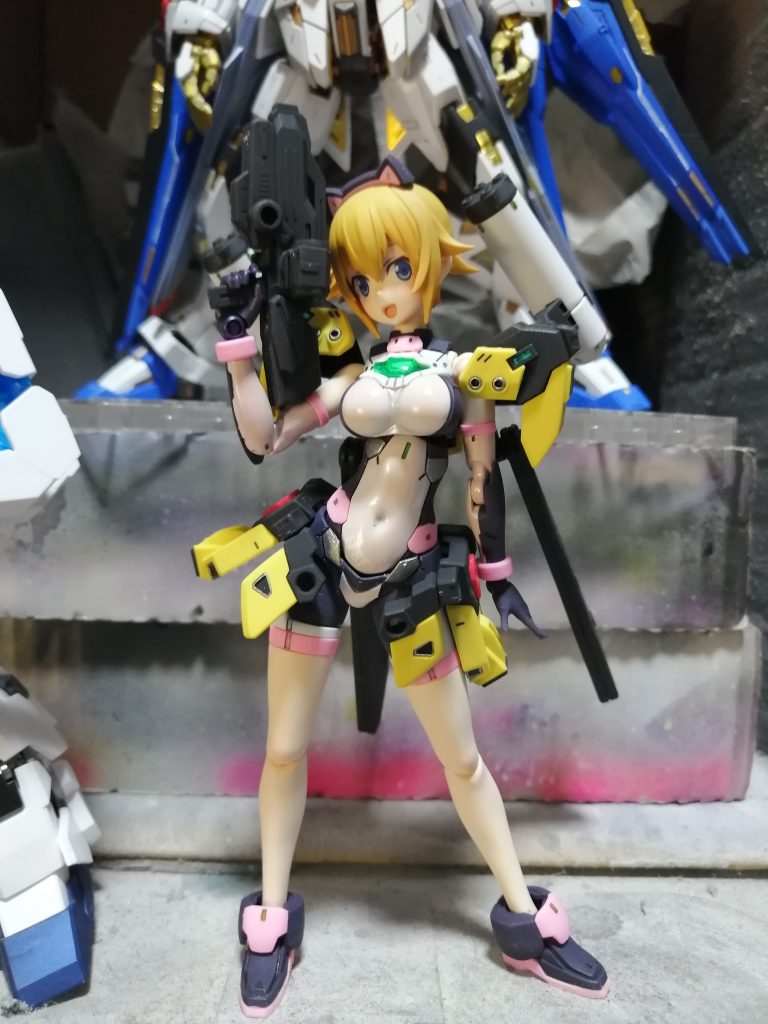 とりあえず、ボロスマホの画質が悪いですね…腕と胴体の白部分は透け塗装しました。他若干差し色を入れている程度です。