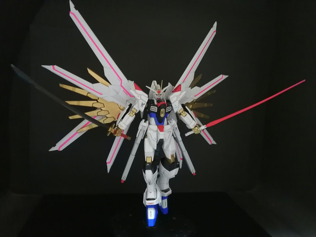 ストフリはやはり黒背景が似合いますね😁派手さの中に締まりのある落ち着きがあります。