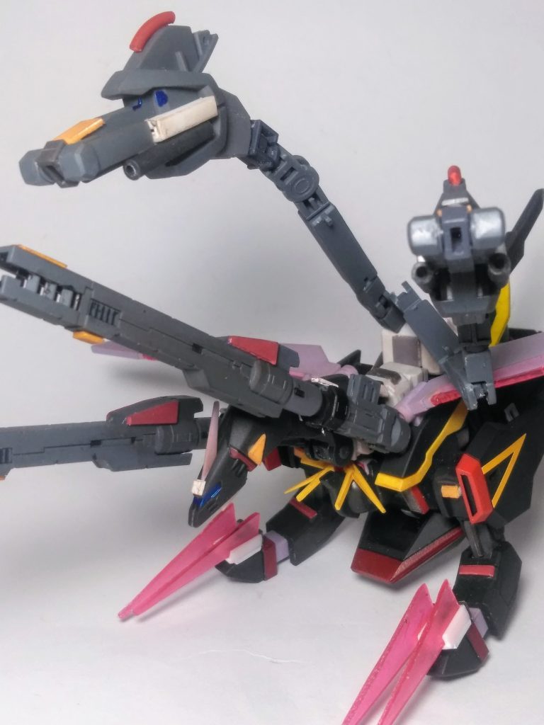 なんちゃってケルベロス シルエット展開❗❗射撃武装が寂しいので口元？にビーム砲 × 2を設置です 😤首？が長いので『 長モノ武装絶体信者 』の為の蛇足作業はお題をクリア👍かなぁ？