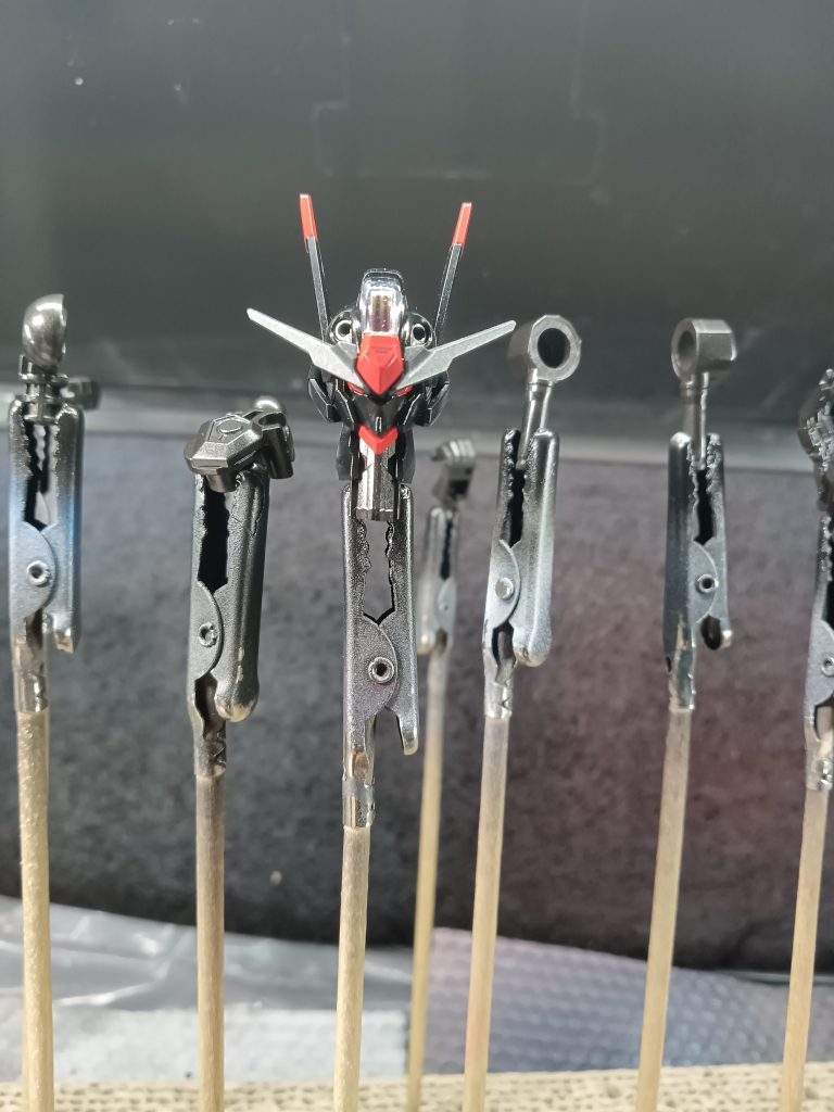 頭は素でかっこいいので イジッてかっこ悪くならないように配色したつもりです