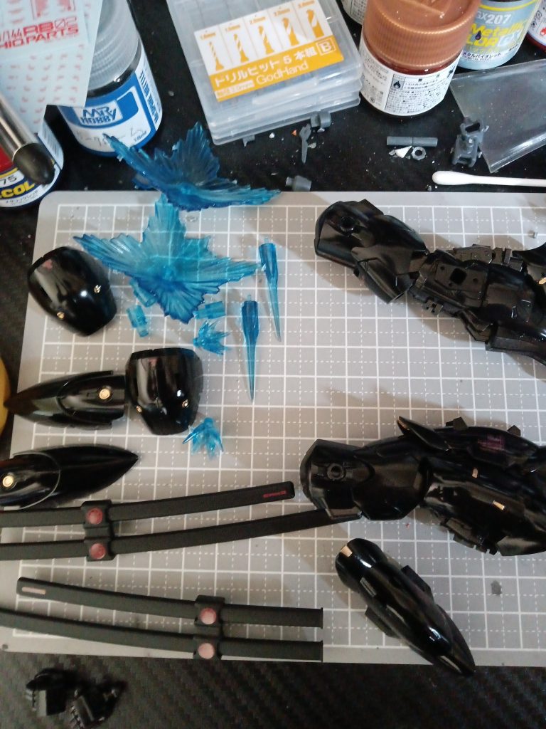 何度かバラして デカール貼ったり傷の補修したり 1度で済むようにすれば良いのですが悪い癖が治りませんwこのたびもご閲覧下さいましてありがとうございました!脳内設定が酷かったですが楽しく作成出来ました ガンプラ最高ッス!また機会があれば閲覧頂けますと嬉しいです✨ よろしくお願いいたしますありがとうございました🙇