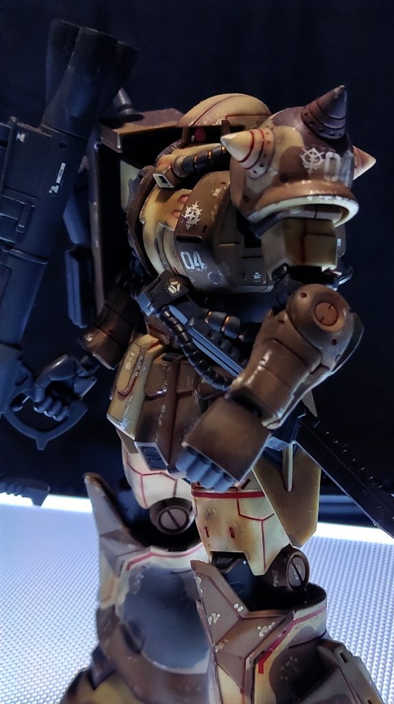 皆さん言うように、曲面デカールが難所でした。