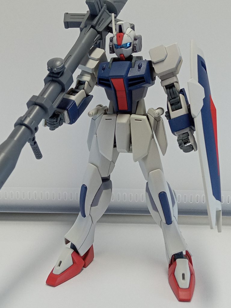 作って手に取って見るとタガーLはカッコいい