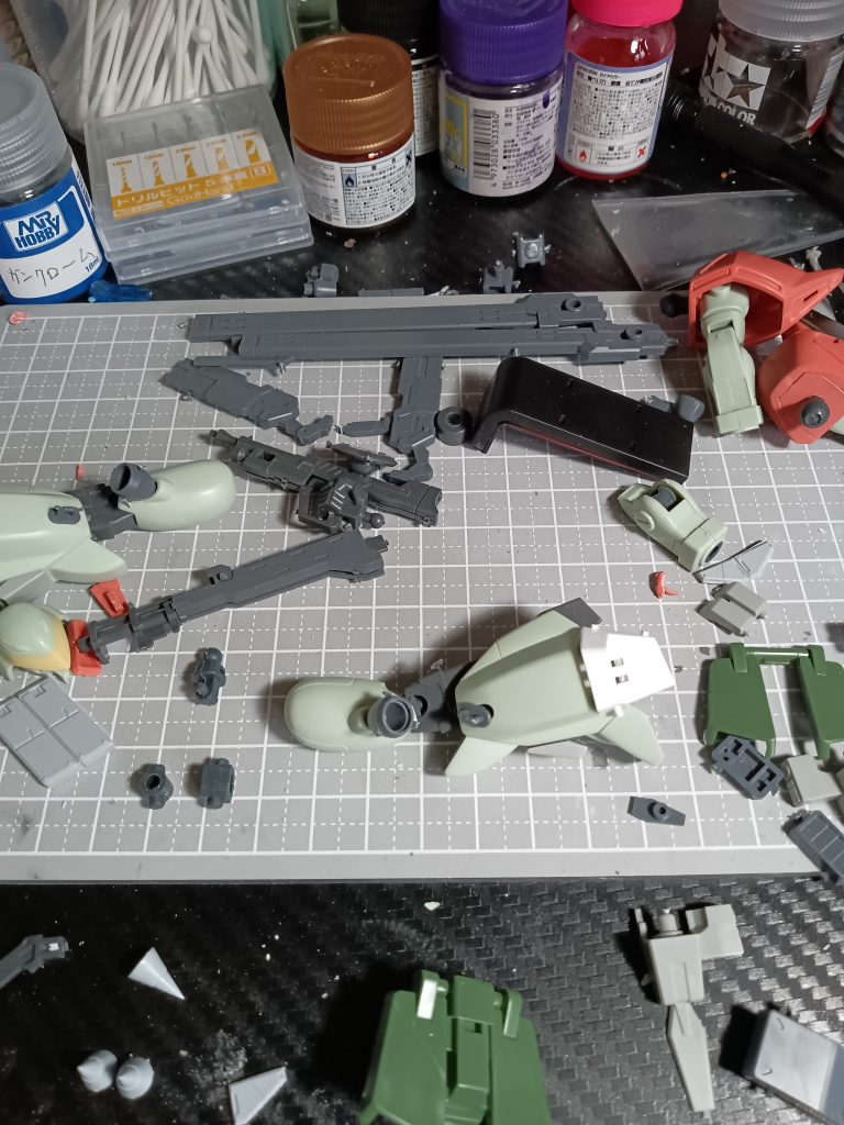 毎度パーツが散っていまして 他者からみると壊れているようにしか見えないそうですw整頓大事ですね 反省ともあれ今回も閲覧の程 誠にありがとうございますまた作成しますので こりずに見てやってください😊よろしくお願いいたします🙇ありがとうございました!