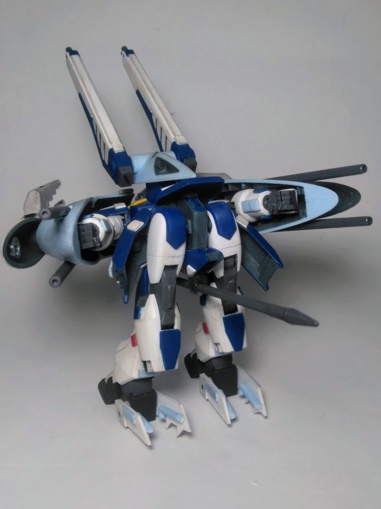 劇中では肩内の3連装ビーム砲を撃っている位しか「UP主」の記憶に残っておりません 🤔・・・あっ!退場時には大暴れしていたかな❓(完全にタヒ亡🚩)・・・😭まぁ、この辺りはSEED世界アルアルですかね 😊