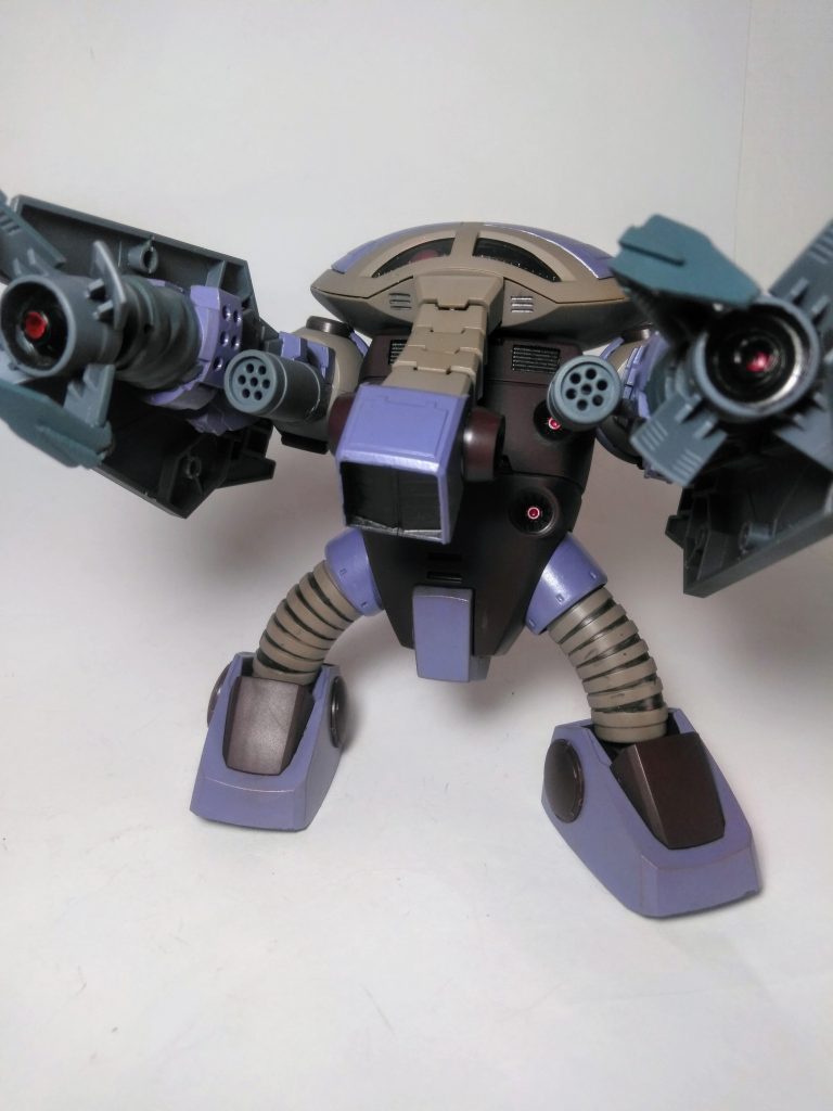 それにしても この子は近接戦闘が不得意そうですね❗ならば射撃兵装を充実させますか❗『 7 連装 マシンキャノン』😤💨どんな相手も蜂の巣だっ❗❗ 😁