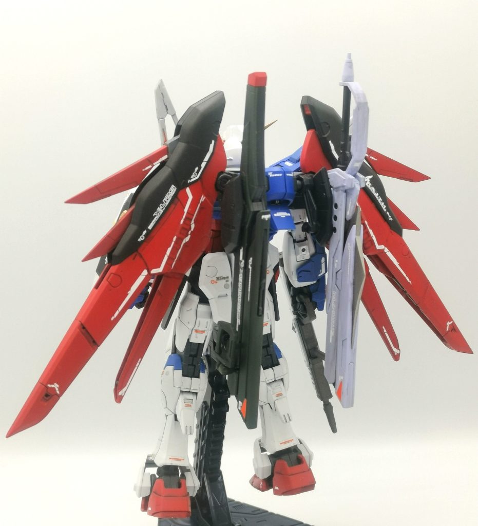 背中が重すぎてスタンド必須となります。