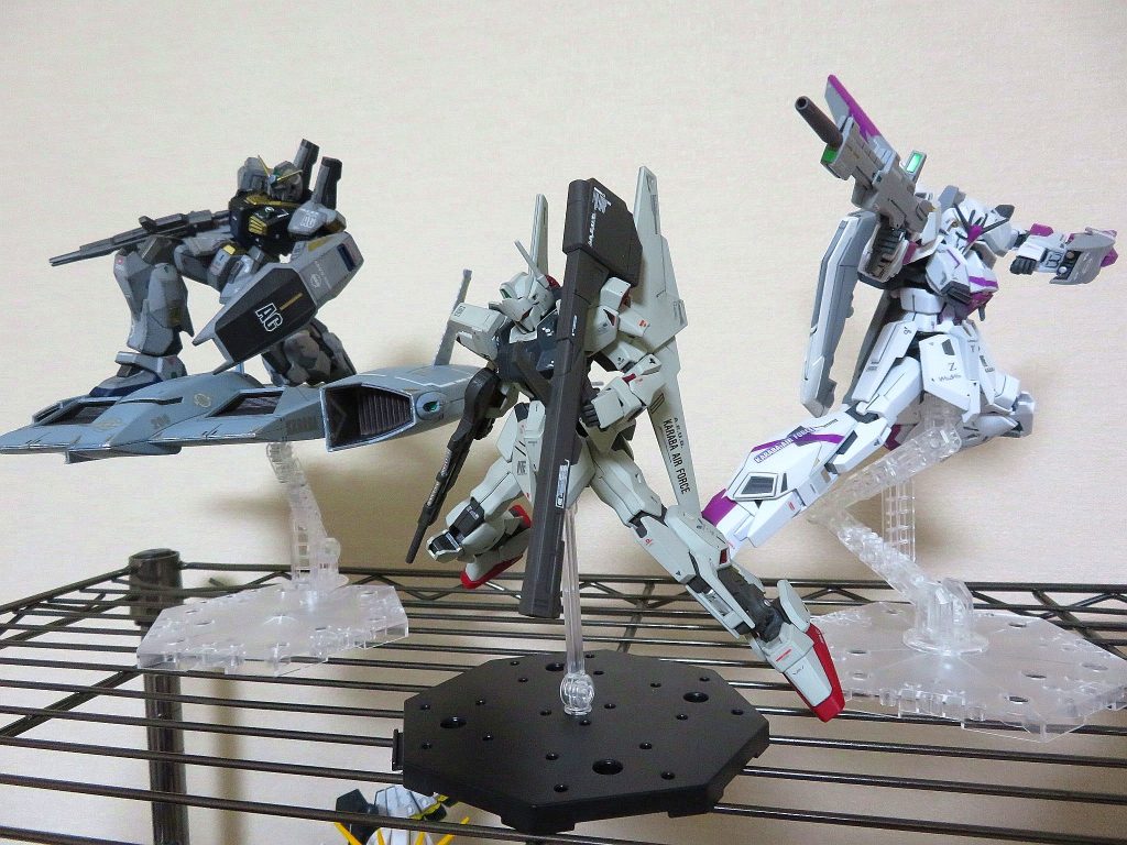 オリジナルのカラーの機体が一つもないので、違和感を感じますね。