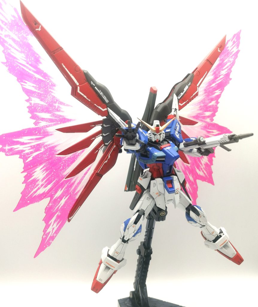 最後までは観ていただき、ありがとうございます。長らく放置していたRGデスティニーでしたが、仕上げてみると、背中が重くて自立できなかったり。手が融通効かなかったり。ポーズを決めにくいキットであるものの、流石のディティールでした。