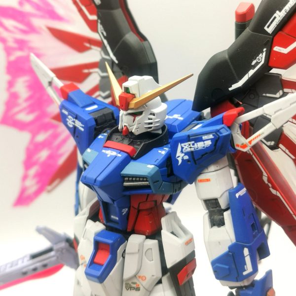 デスティニーガンダム