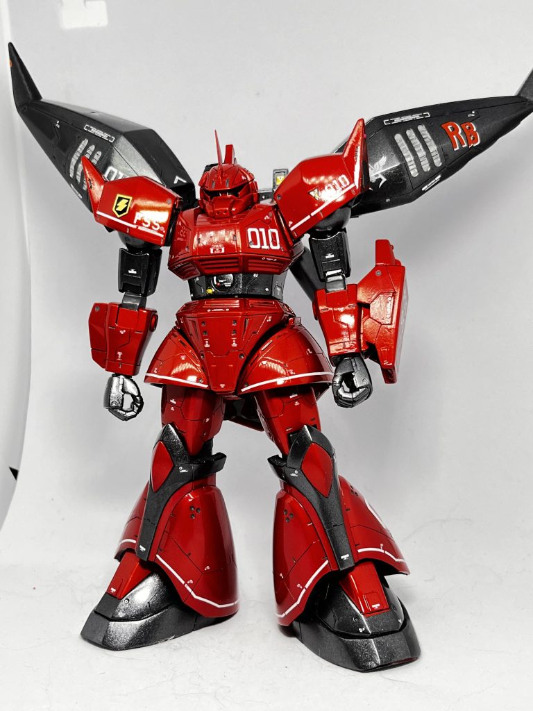 少し明るめのライトで。赤が際立ちますシャアの赤より派手じゃないと🤣