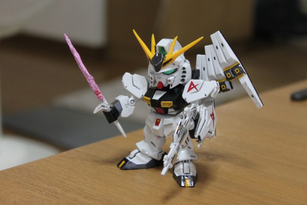 シールだけでは物足りなかったので、ペンで色をつけたり、あまったシールの端っこを切って貼ったりしてデコってみました。次はサザビーも作ってみたい！