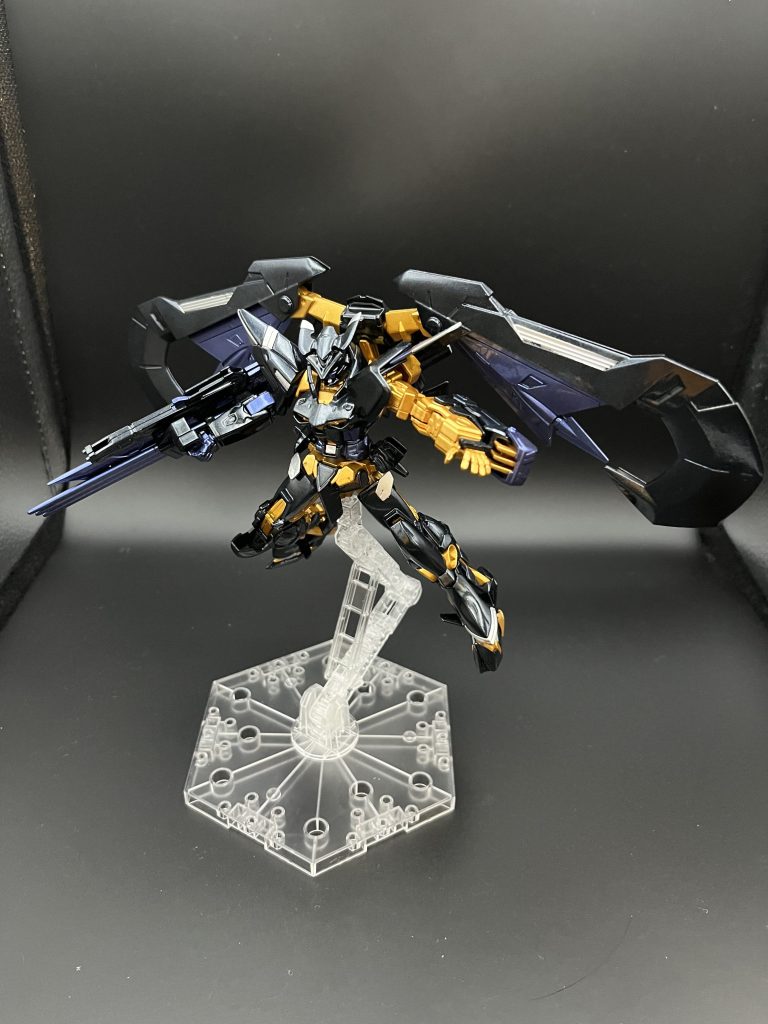 トップコート掛けたらブルーブラックのブルー要素が薄まってしまった…次は半艶とかやってみようかな