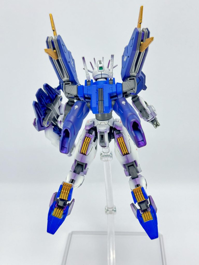 マスキングがはみ出てますね…