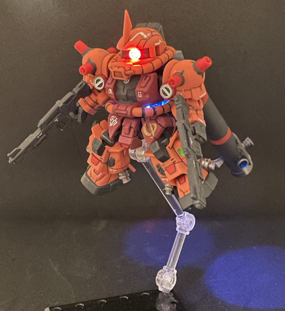 今回は最近ホビーショップで見かける磁石でオンオフする電飾を使用してみましたモノアイは赤、メインバーニアのみ青x2を使用しました