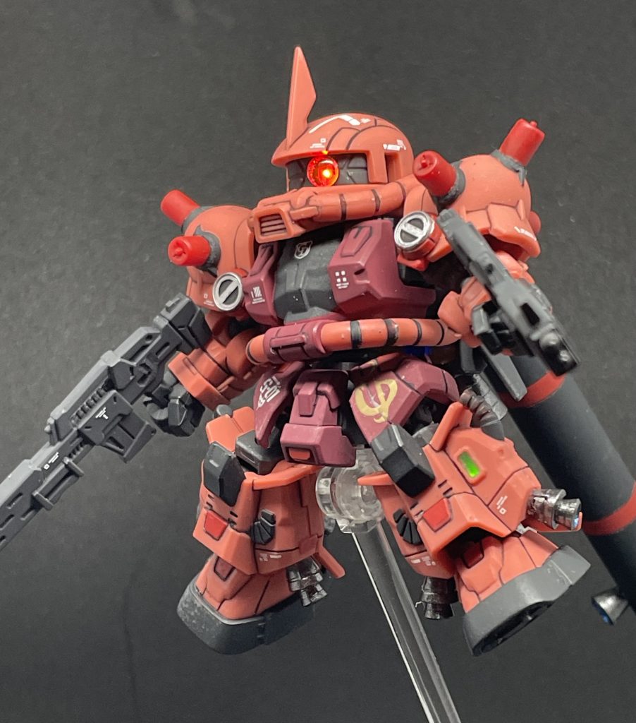 武装は両肩部のファンネルとサザビーのビームショットライフルのみですシャア総帥がギュネイとクェスの戦闘訓練用に製造させた、みたいなイメージです肩部のファンネルはサイコドーガの真似をしてみました