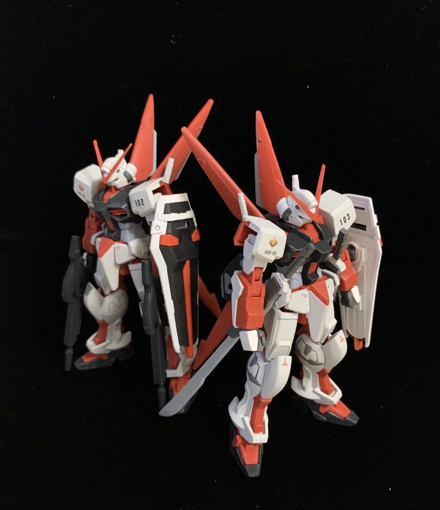 前回製作した102号機と並べて〆。ご覧いただきありがとうございました。カラーレシピ:シールド・対艦刀柄・対艦刀鞘:アトムハウスペイントブラックグレー、レッド対艦刀刀身:ガンダムマーカーシルバー脚部・バックパック部分塗装:ファレホモデルカラーダークシーグレー頭部部分塗装:タミヤエナメルジャーマングレー