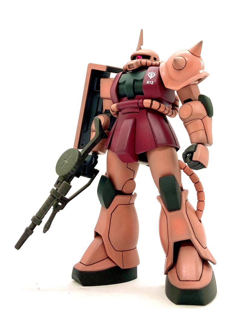 脚は…スジ彫りを施し、リバイブ版風の分割ラインに。