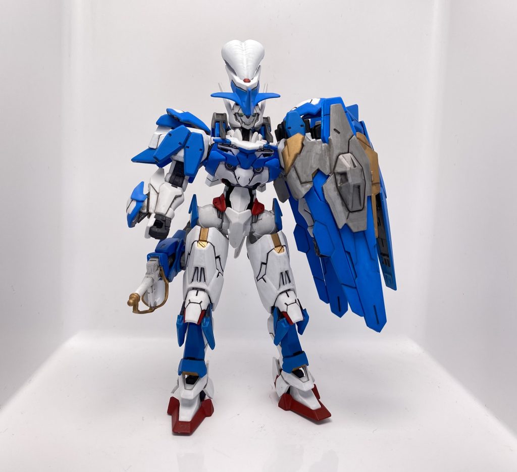 機体コンセプトとしてはガンダムルブリスをベースに、ガンダムローズとガンダムヴェルサイユをイメージして作ってみました。