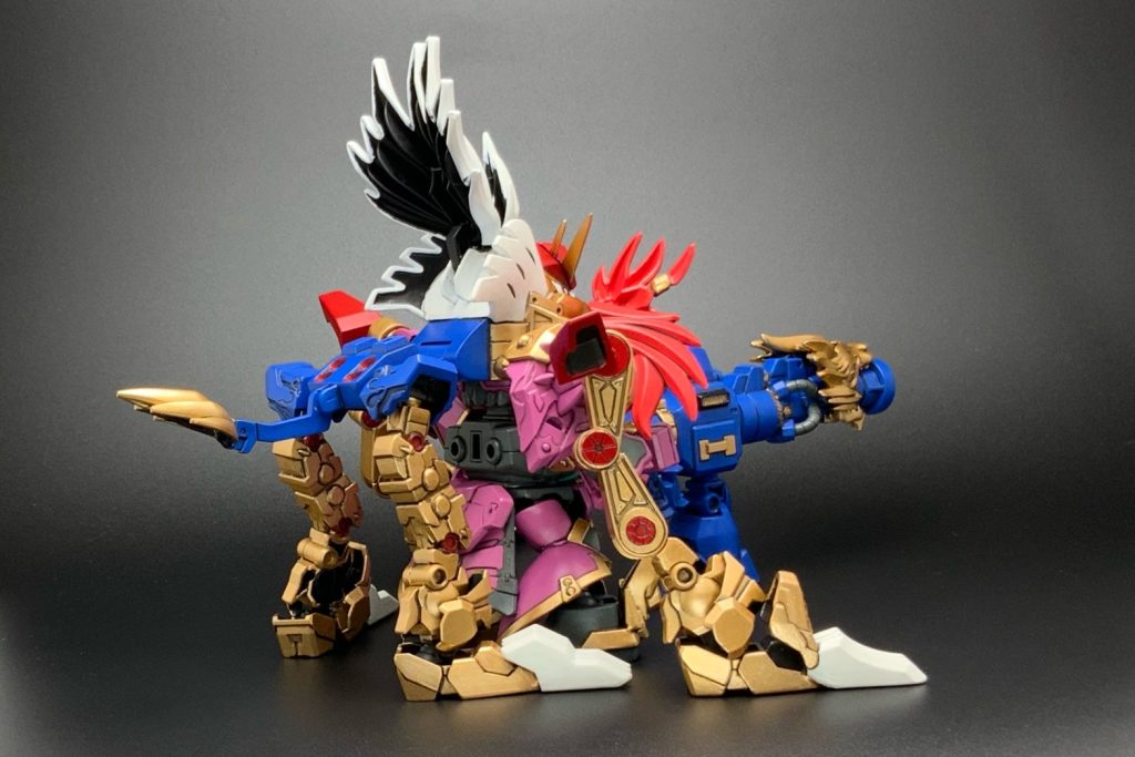 『獅王の陣』うしろ。この状態の金獅の後ろ足は専用の差し替えパーツで対応しています。