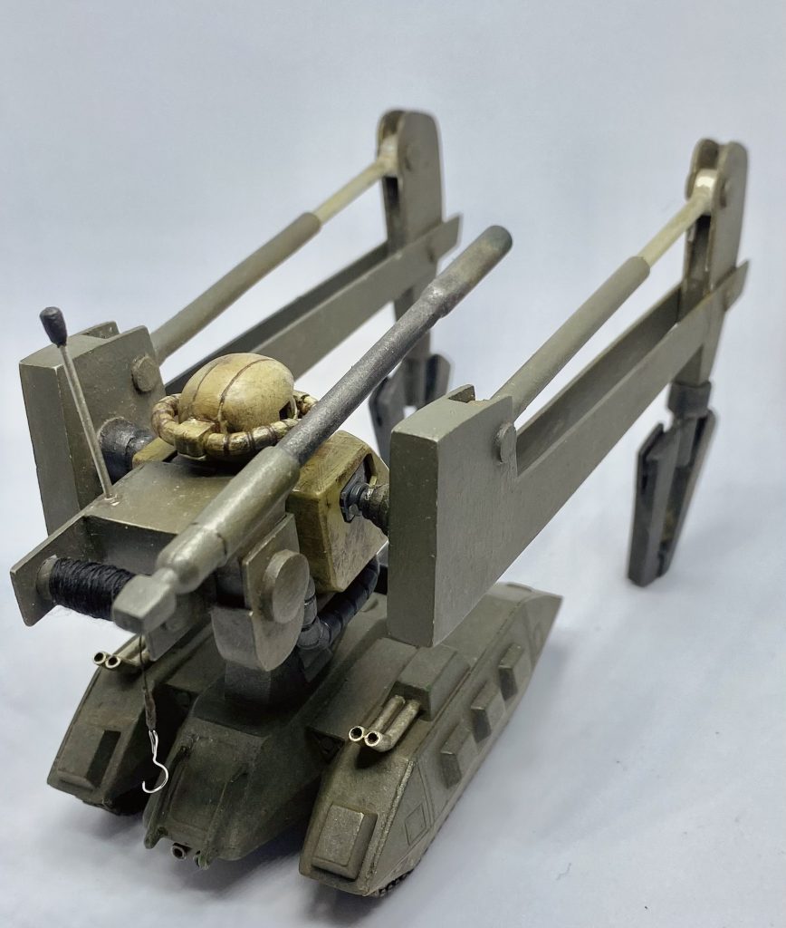 後はこんな感じになっていて後ろのバックパック部分はワイヤーフックみたいな物をイメージして作りました!他にも自作キャノンも付けてみました!