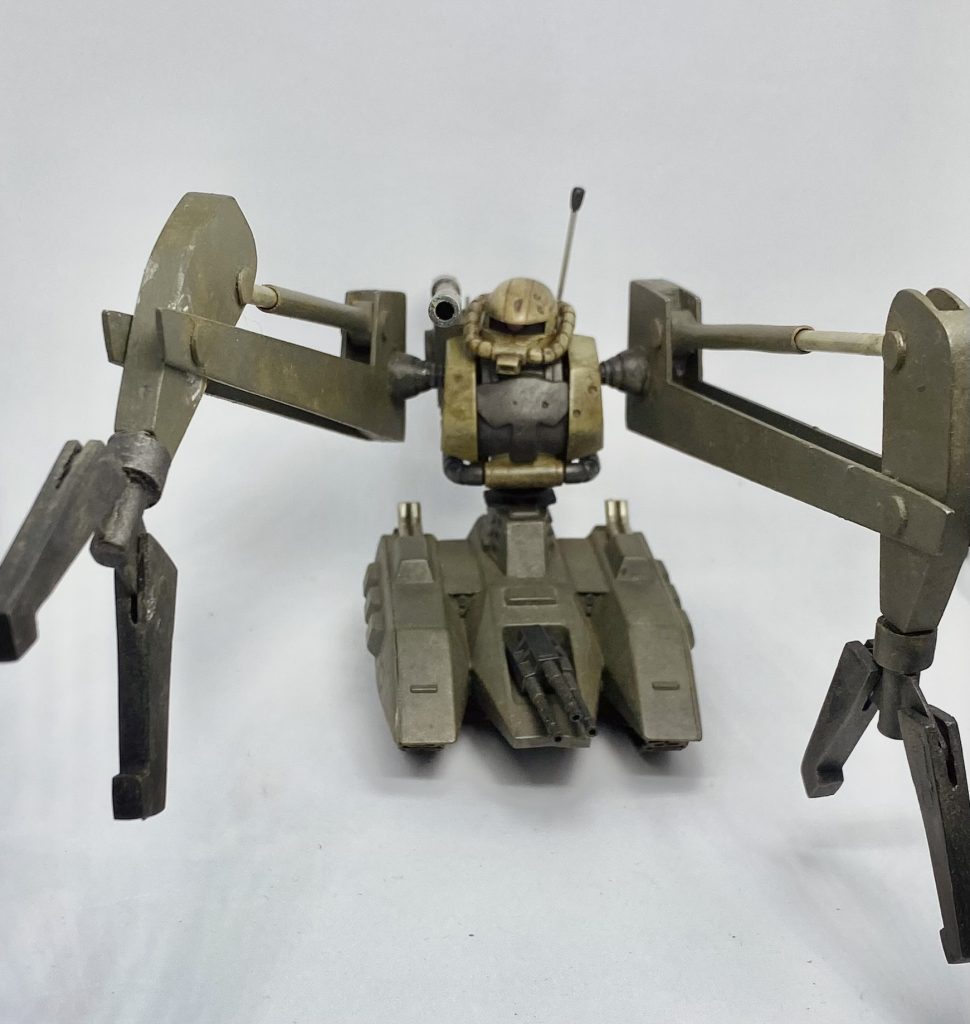 もちろんハサミの部分を動かす事もできます!(写真にはないですがキャノンも動かせます!)