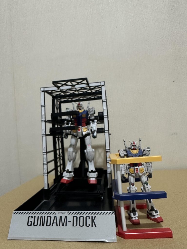 入場特典のチビガンダムと。