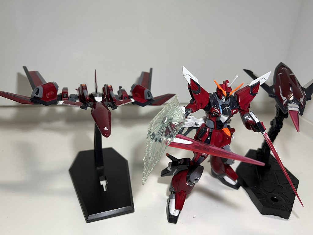 リフターは単独での運用も可能。右手にのみビールシールド発生器を装備。