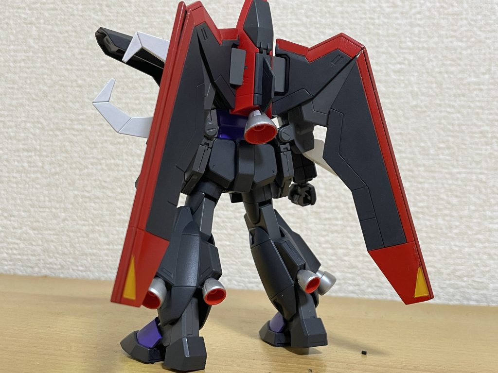 背面も。スラスター部分もしっかり塗り分けました。