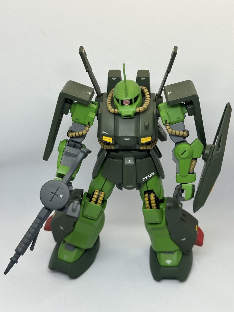 スパイクアーマーは使用してしまった為、両方ともシールド仕様に。モノアイはHアイズを使用。