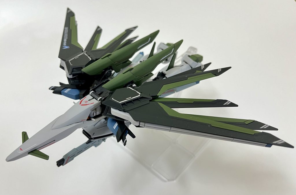 A10サンダーボルトみたいに、機首にガトリングを装備したくなります翼の面倒な塗り分けはせず、パーツ分割のまま塗装しました