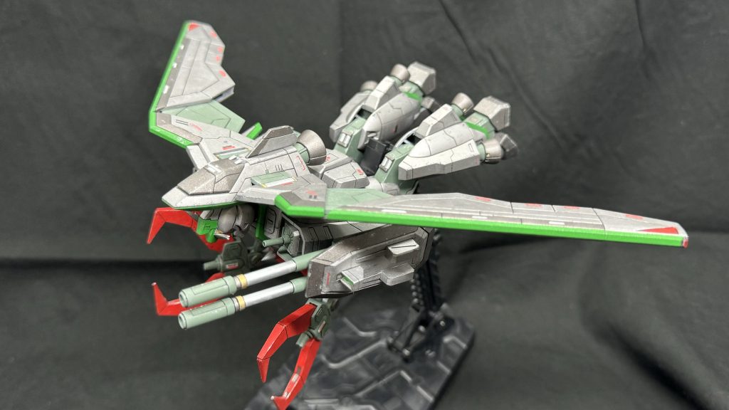 このカラーリングの某新幹線が子どもの頃大好きでした😊復活しないかなぁ...笑