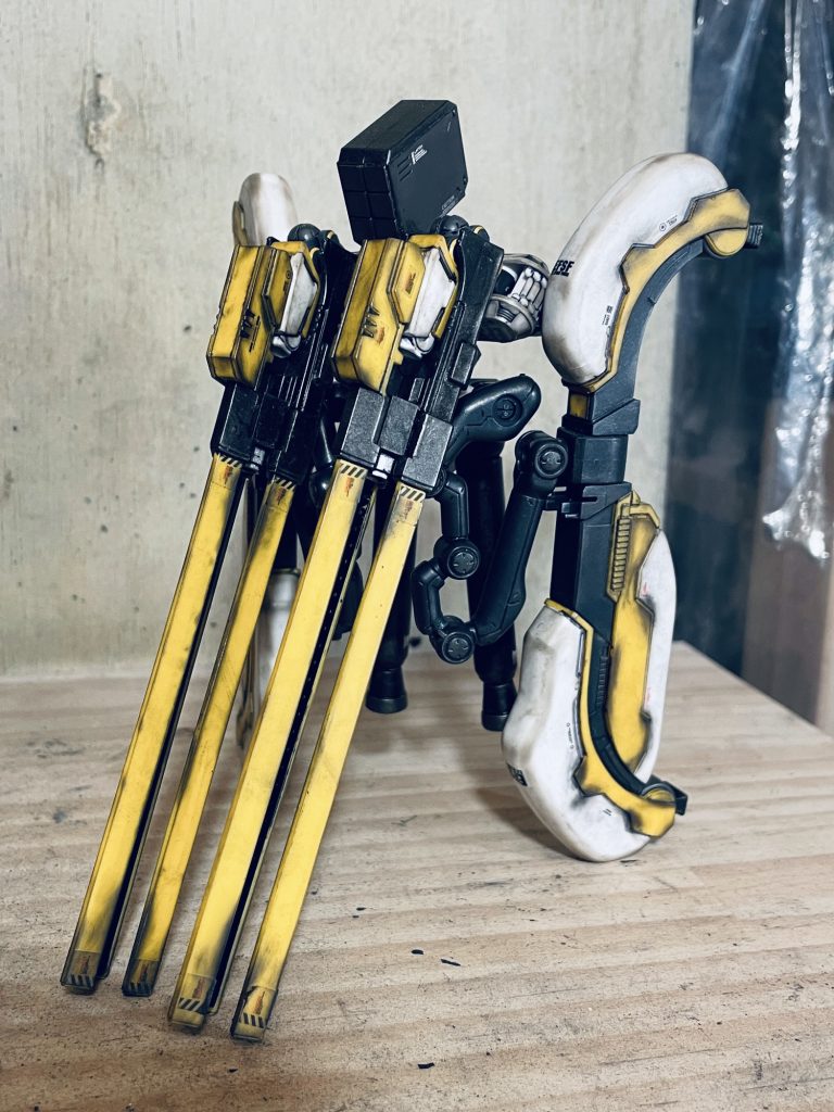 バックパック側、ビアンカが搭乗。武器、武装管制を担う。無茶苦茶重い。改造2本軸で保持出来たのはラッキーでした。