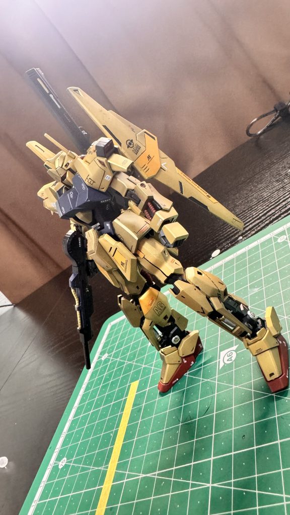 見づらいかもですが一応脚部装甲内側も塗り分けで雰囲気を変えてます！