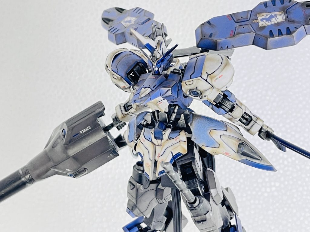 ずっと眺めていると、『ガンダム』というよりは、『ゲッター2』にも見えてきました。いずれ右腕とドリルランスを改造して『ゲッター線』を浴びせてみようと思います。