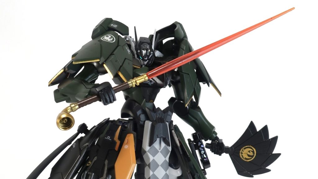 武装は煙管ビームサーベルと扇子カッター