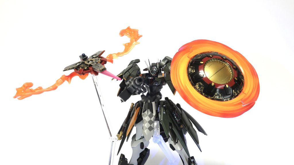 背中の装備はガンビットとして分離できるという設定