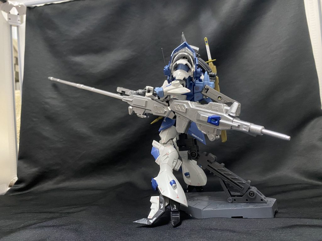 背面からバスターランチャー構え！